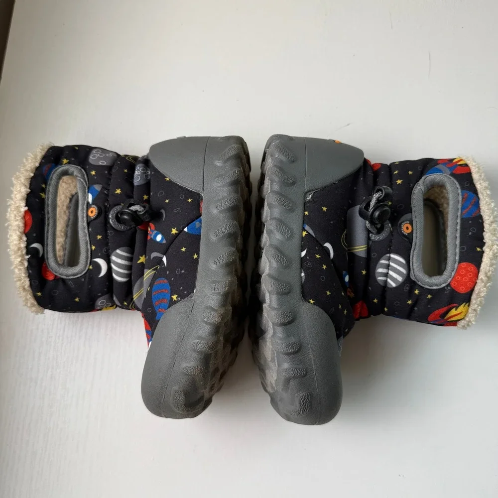 Bogs Kids B-Moc Space Print Snow Boots Sz 8 Winter Shoes Sherpa Sherpa Lined